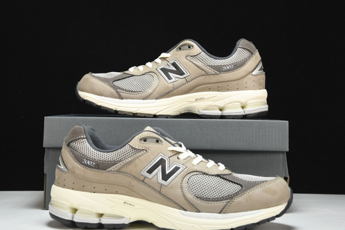 New Balance M2002RAW