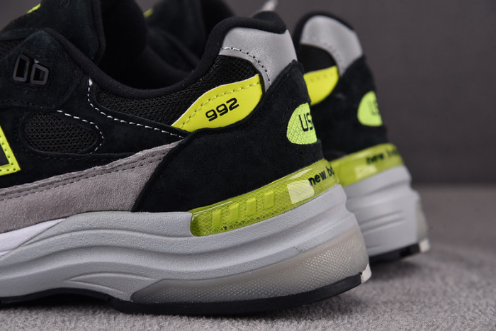 NEW BALANCE 992 MIUSA BLACK GREY VOLT MEN