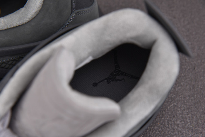 Air Jordan 4 SE“Smoke Grey” FQ7928-001