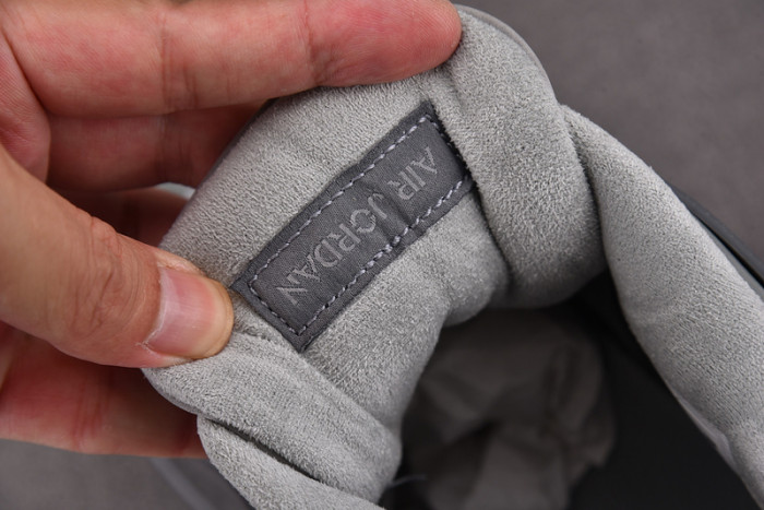 Air Jordan 4 SE“Smoke Grey” FQ7928-001