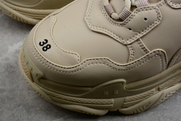 BLCG SNEAKER TRIPLE.S.