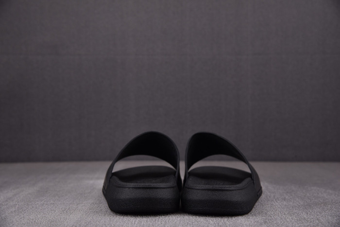 A1exa*der Mcqv*en SANDALS