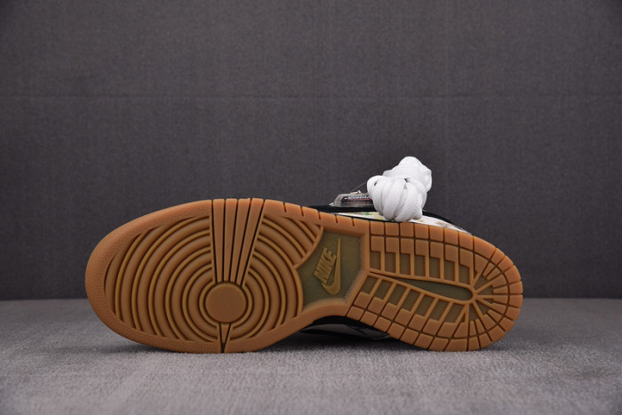 Svp*me x Nike SB Dunk Low Rammellzee FD8778-001