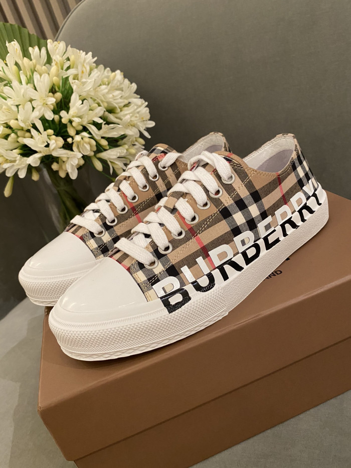 BUBERRY SNEAKER