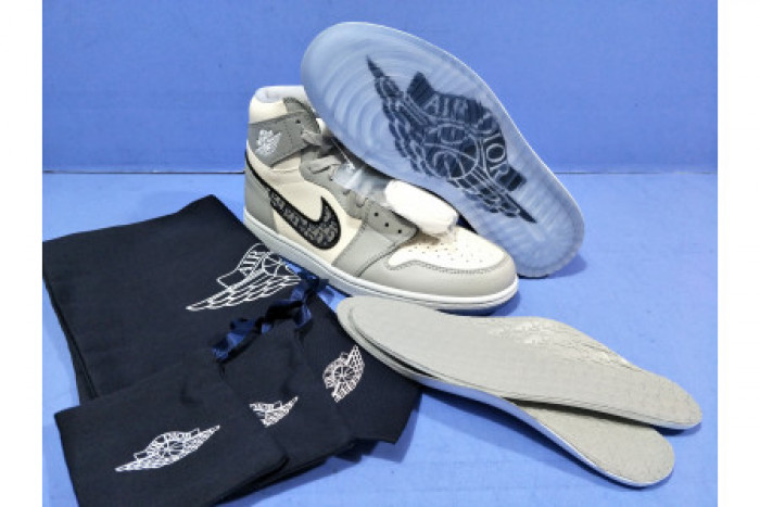 AIR JORDAN 1 HIGH OG CN8607-002 (NEWEST VERSION)