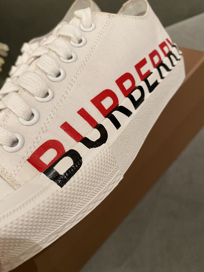 BUBERRY SNEAKER