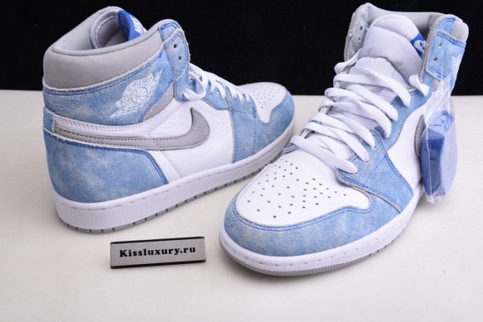 Air Jordan 1 Retro High OG "Hyper Royal" 555088-402