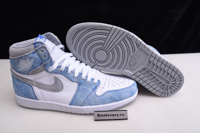 Air Jordan 1 Retro High OG "Hyper Royal" 555088-402