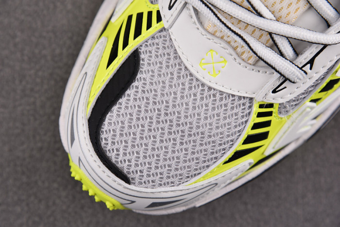 Off-White c/o Virgil Abloh