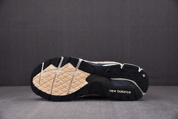 New Balance  M990AD3