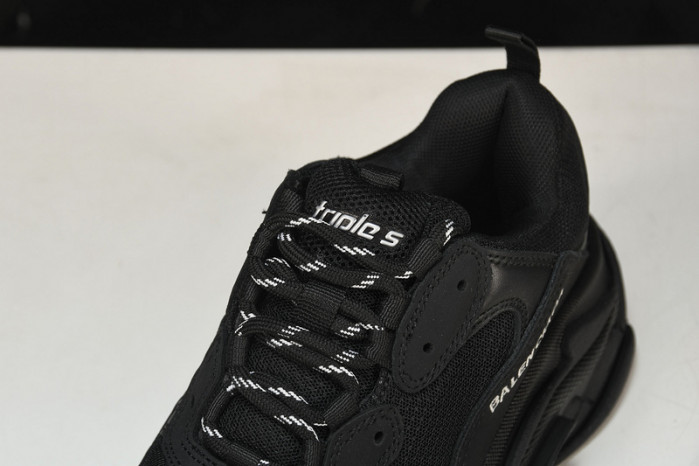 BLCG SNEAKER TRIPLE.S.