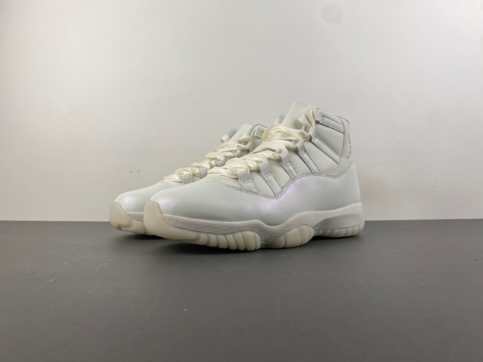 Jordan W Air Jordan 11 Retro Pearl AR0715-110