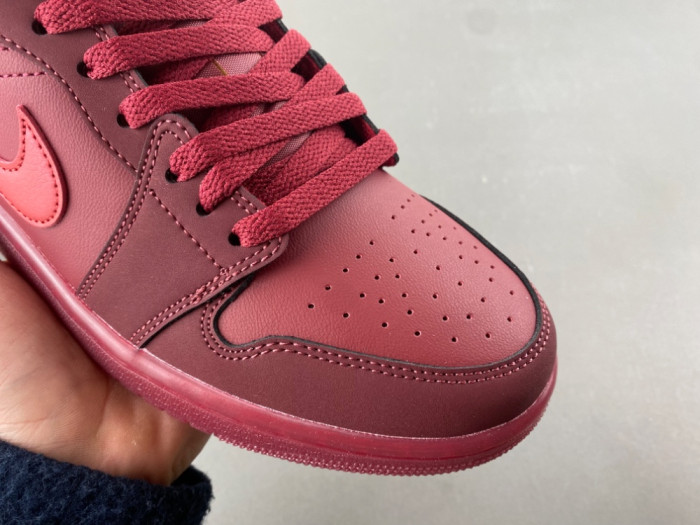 Air Jordan 1 Low SE Valentine