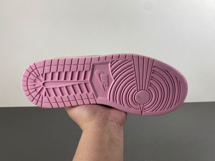 Travis Scott × AJ1 Low "Shy Pink" IQ7604-101