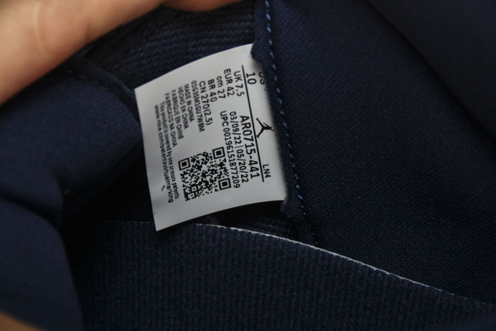 Air Jordan 11 WMNS "Midnight Navy" AR0715-441