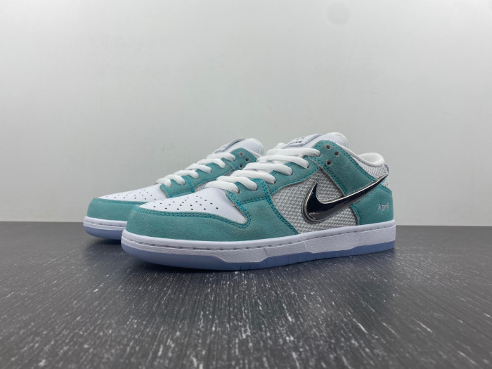 Nike Dunk Low FD2562-400