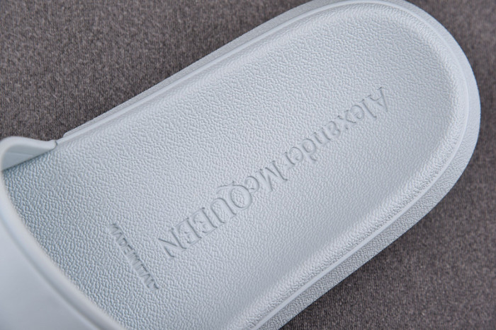 A1exa*der Mcqv*en SANDALS