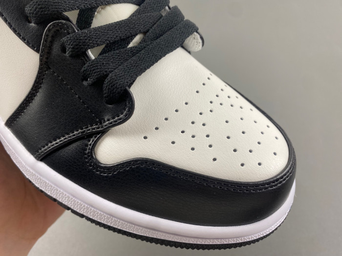 AIR JORDAN 1 MID WOMENS BLACK TOE BQ6472-160