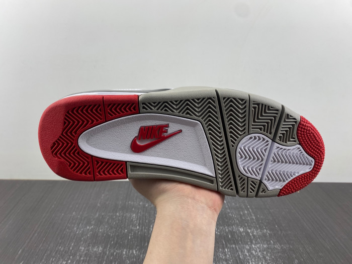 AIR JORDAN 4 RETRO SE 