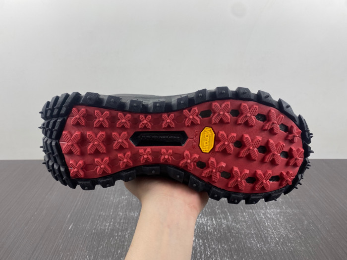 MONCLER TRAILGRIP GORE-TEX