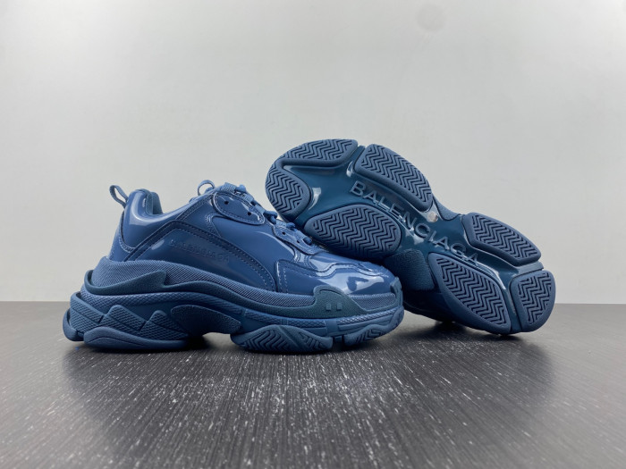 BLCG SNEAKER TRIPLE.S.