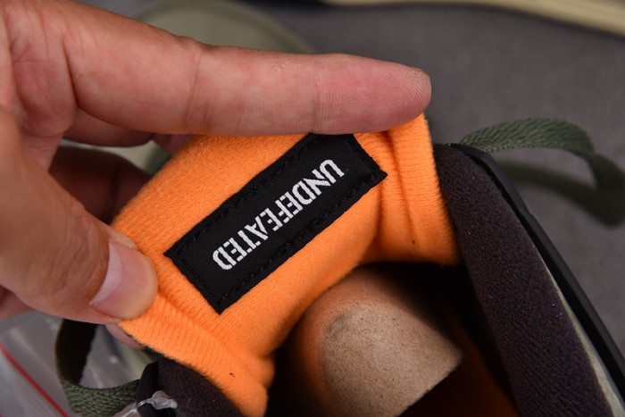 Undefeated x Air Jordan 4 Retro JBM351-M1