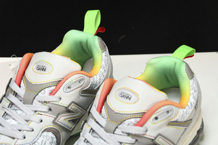 New Balance ML2002RGD