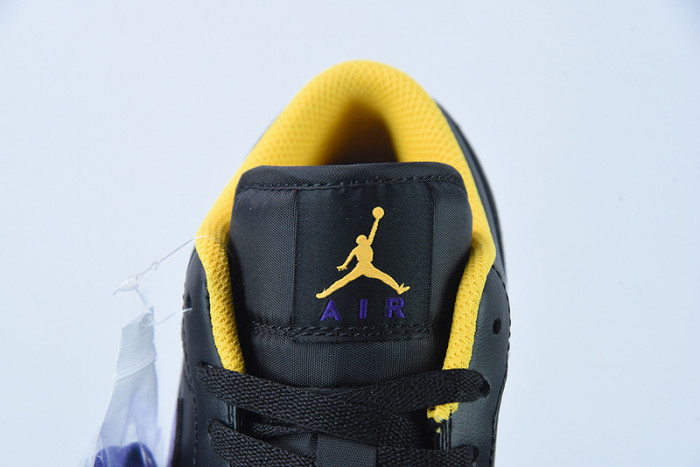 AIR JORDAN 1 LOW “TAXI” 553558-701