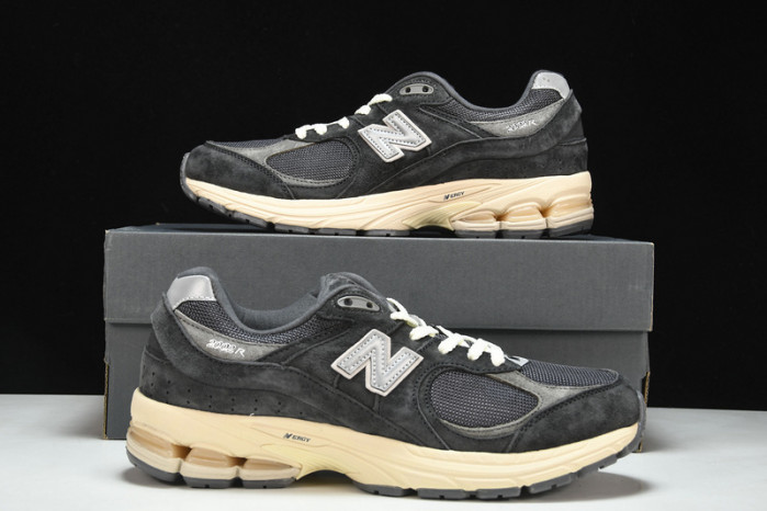 New Balance M2002RHO