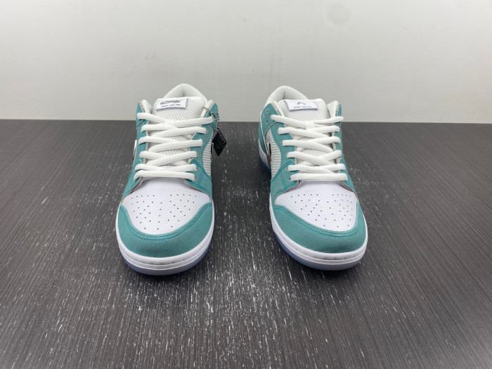 April Skateboards X Dunk Low SB 