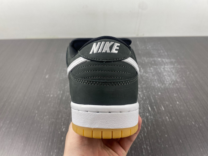Nike SB Dunk Low Black Gum