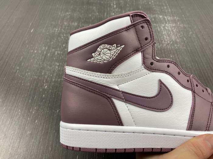 Air Jordan 1 High OG “Mauve” DZ5485-105