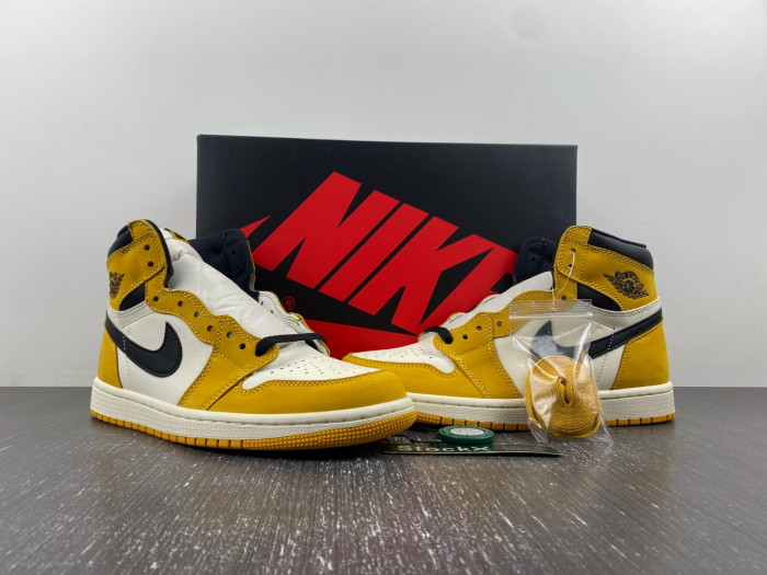 Air Jordan 1 High OG "Yellow Ochre" DZ5485-701