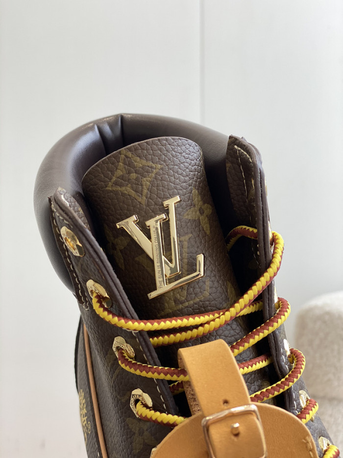 LO1_VTS BOOTS