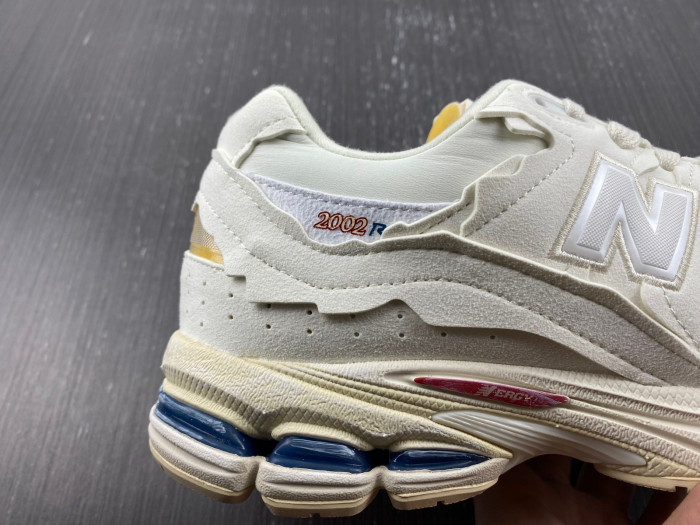 New Balance 2002R M2002RDC