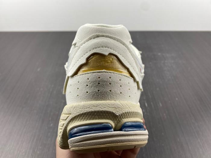 New Balance 2002R M2002RDC