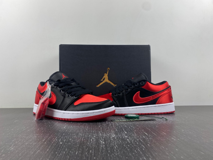 Air Jordan 1 LOW OG WMNS “Satin Bred FD4810-061