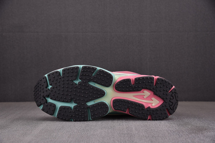 Off-White c/o Virgil Abloh