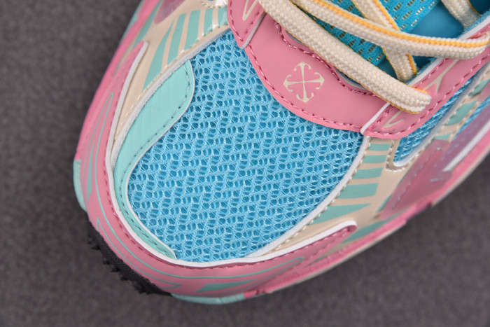 Off-White c/o Virgil Abloh