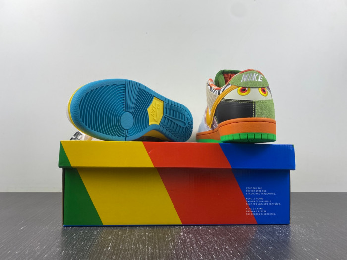 Nike Dunk Low WHAT THE PAUL