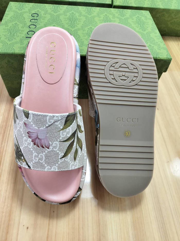 Gvc*1 SANDAL