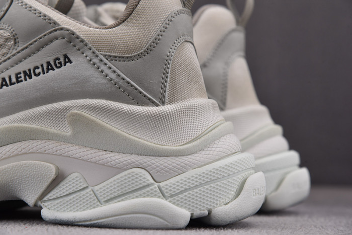 BLCG SNEAKER TRIPLE.S.