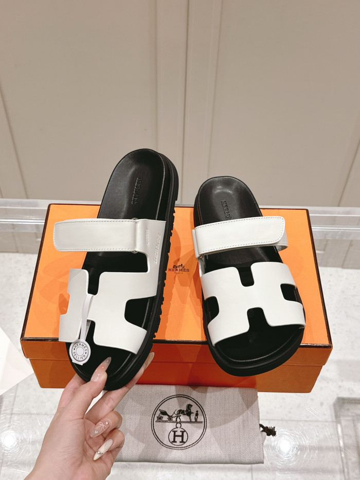 H**me5 SANDALS
